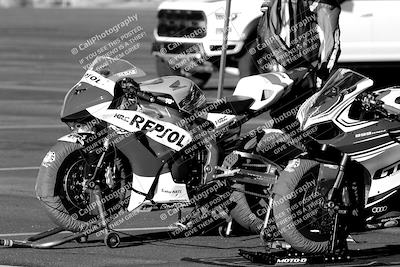 media/Oct-03-2022-Moto Forza (Mon) [[5f077a3730]]/Around the Pits/